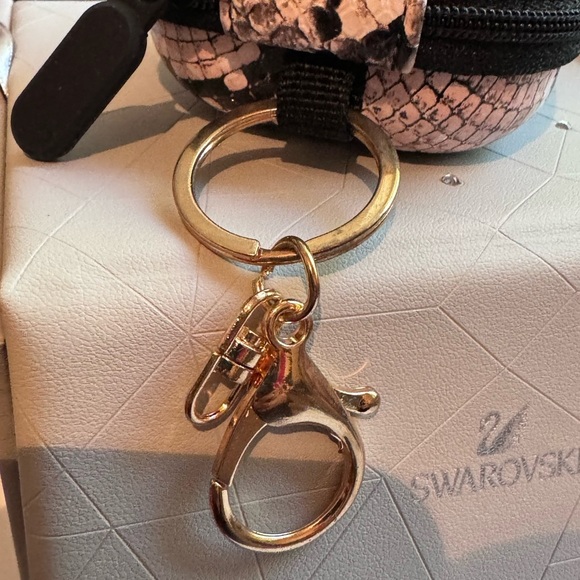 ๐ Stunning Vintage One of A Kind Ellie Rose Snake Skin Ear Buds Case ๐ - Picture 6 of 16